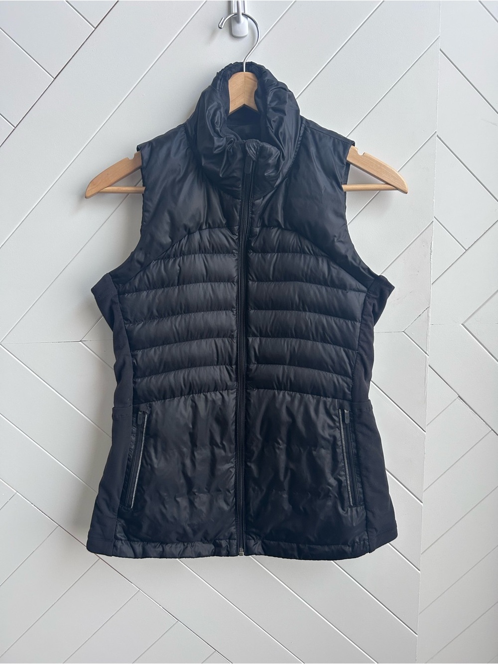 Lululemon Down for it all puffer vest size 8